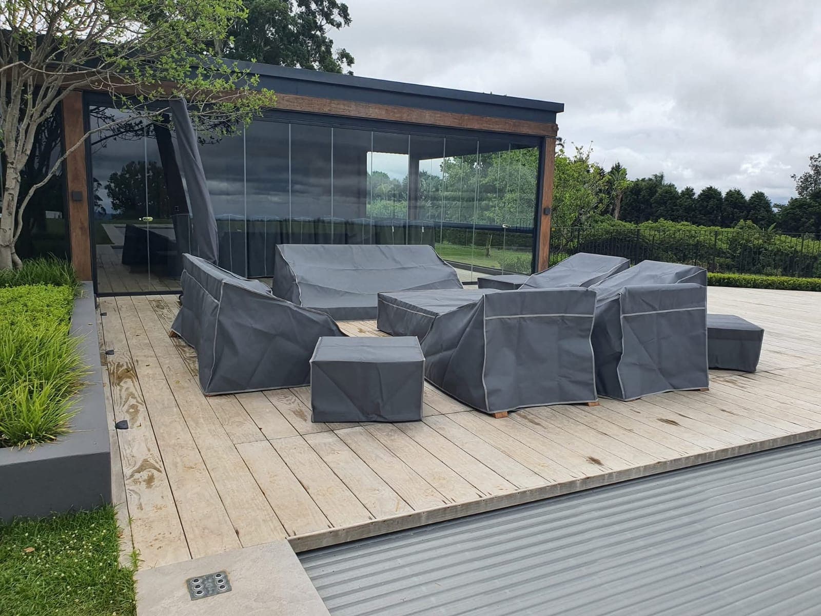 Custom fitted outdoor furniture cover